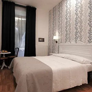 Domus Iuliae 2*, Roma Italia